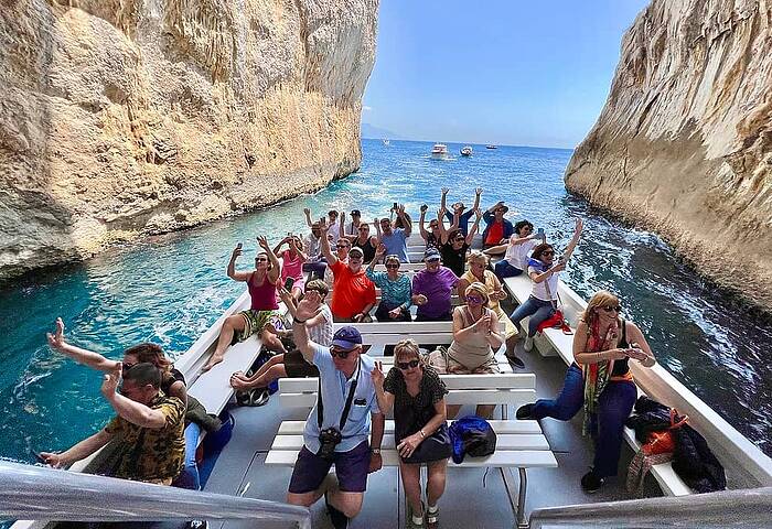 Giro dell'isola con sosta per visita alla Grotta Azzurra