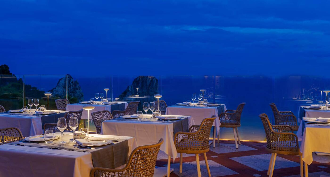 Restaurant & Lounge Bar