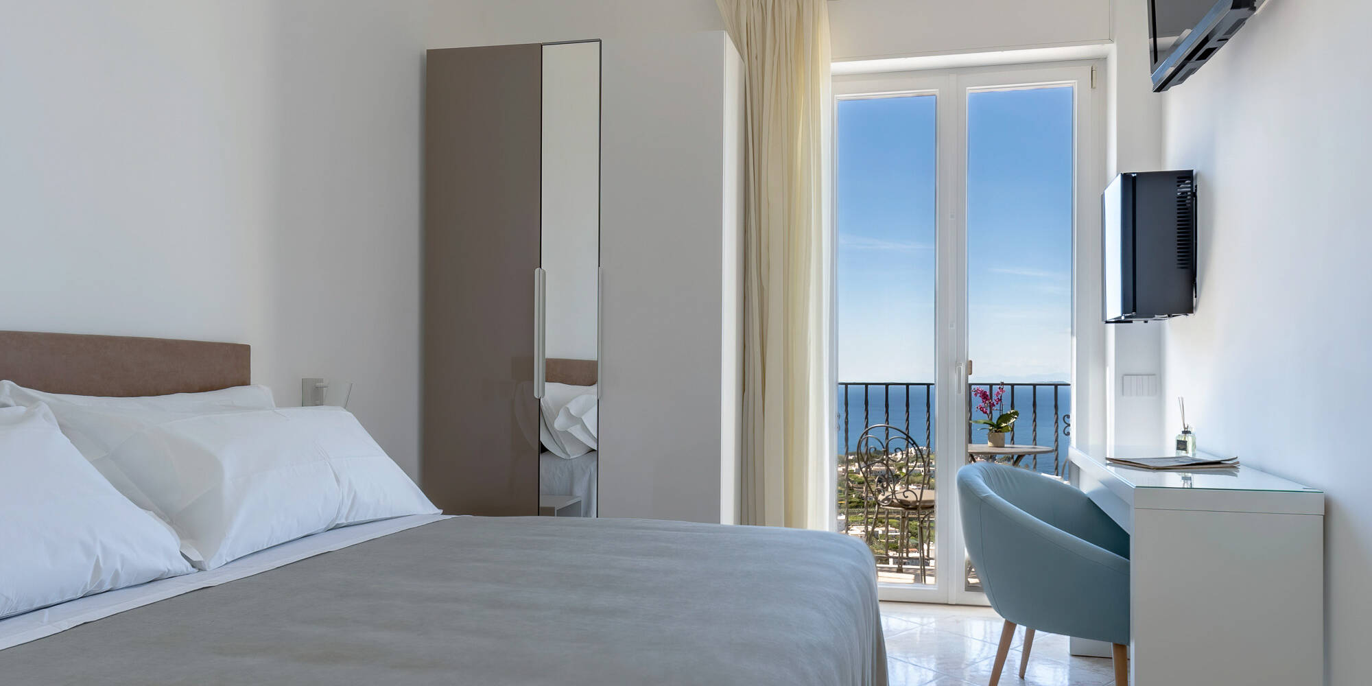 Charming Hotel<br>in the Center of Capri
