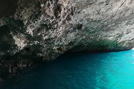 Full-Day Boat Tour of Capri by Aprea 7.50 Gozzo Boat