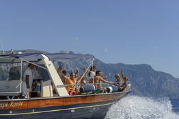 Positano e Amalfi in barca da Napoli o Sorrento