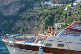 Positano e Amalfi in barca da Napoli o Sorrento
