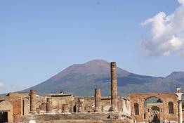 Private Transfer Rome - Amalfi Coast with Pompeii Stop