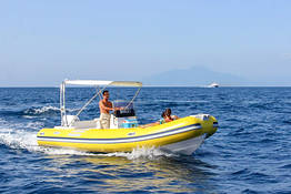 Capri Rubber Dinghy Rental (40 hp, no license required)