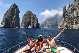 Capri Private Boat Tour via 7,5-meter Gozzo Boat