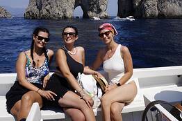 Capri in barca: tour da Napoli e dintorni