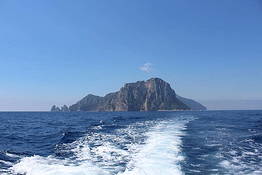 Luxe Full-Service Transfer Rome-Capri: Itama+Mercedes