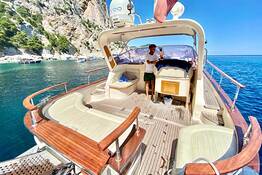 Capri Chic Gozzo Boat Tour from the Amalfi Coast