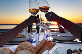 Capri Sunset Sail and Romantic Dinner at Sea 