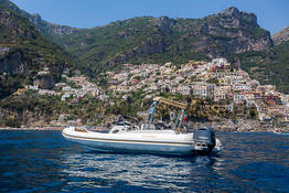 Positano Dinghy Rental: Boating License Required!
