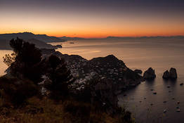 Capri by Night: tour di gruppo in barca