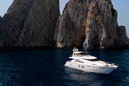 Tour in yacht di lusso a Capri (full day)