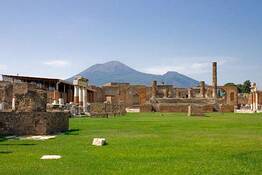 Transfer from Naples to the Amalfi Coast + Pompeii Stop