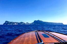Exclusive Capri Minicruise via Rivarama 44 Speedboat