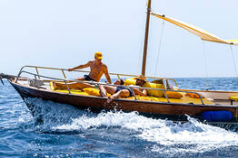 Clicquot Tour: giornata a Capri in barca privata