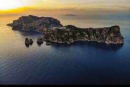 Capri Sunset Tour in a Traditional Boat + Prosecco