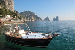 Capri Boat Tour by Traditional Gozzo