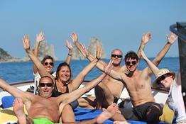 Capri: giro dell'isola in barca con piccoli gruppi