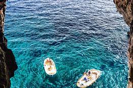 Scopri l'isola dei sogni: tour sul mare di Capri