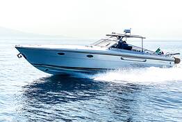 Transfer privato da e per Capri in barca luxury