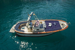 Luxury Capri Boat Tour by Fratelli Aprea Lancia/Gozzo