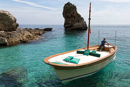 Island Boat Tour + Restaurant + Beach: All-inclusive