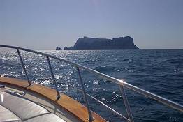 Tour con super-gozzo dalla Costiera Amalfitana a Capri