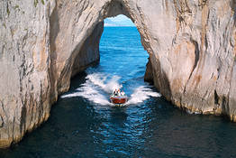 Tour di Capri sul motoscafo della Dolce Vita